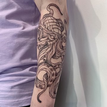 Linework-Tattoo