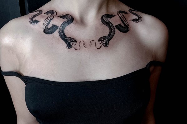 Schlüsselbein-Tattoos für Frauen