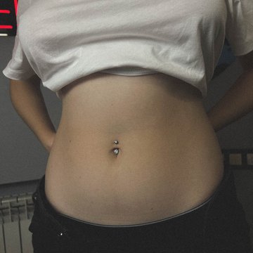 Bauchnabelpiercing