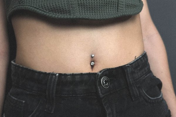 Bauchnabelpiercing