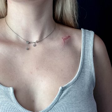 Schlüsselbein-Tattoos für Frauen