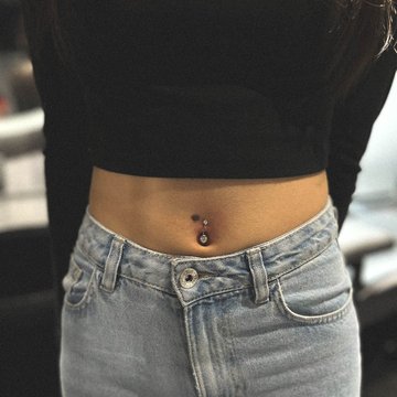 Bauchnabelpiercing