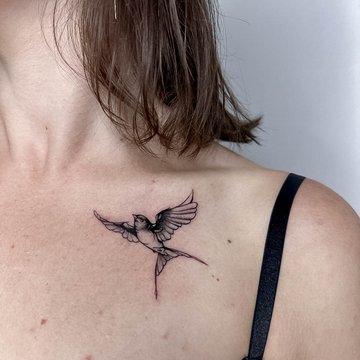 Schlüsselbein-Tattoos für Frauen